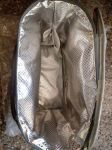 Imagen de Bolso Térmico Maternal Impermeable Playa Bolsillos Paseos Beige Hojitas