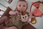 Imagen de Juego Tela Apego Colgante Portachupete Dolce Toys Bebes