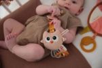 Imagen de Juego Tela Apego Colgante Portachupete Dolce Toys Bebes