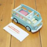 Imagen de Juguete Furgoneta Rodante Vacaciones Le Toy Van Tabla Surf Casa Rodante Turquesa