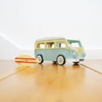 Imagen de Juguete Furgoneta Rodante Vacaciones Le Toy Van Tabla Surf Casa Rodante Turquesa