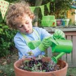 Imagen de Set Jardinería Palas Rastrillo Guantes Bolsa Regadera Niños