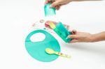 Imagen de Pack Cubiertos Y Babero Silicona Estuche Bebés Alimentacion