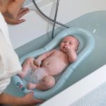 Imagen de Colchon Inflable Accesorio Para Bañera Bañitos Bebés Doomoo Azul