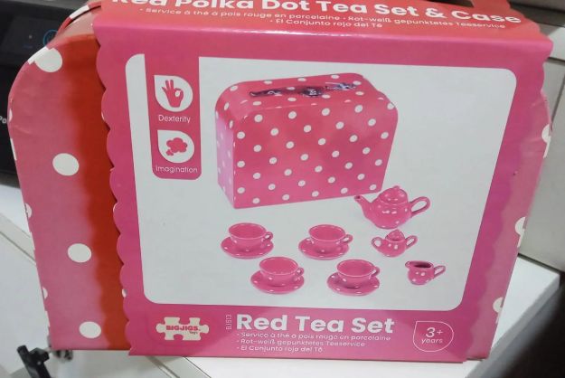 Imagen de Jg Infantil Te Tazas Porcelanadetalle Valija Decolorida 3 A+ Rojo Lunares
