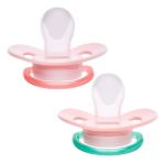 Imagen de Kit De 2 Chupetes Comfort Silicone Que Brillan En La Oscuridad, Color Rosa, Unicornio Buba, De 6 A 12 Meses Mochila Unicornio Rosa 6-12 Meses