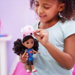 Imagen de Muñeca Gabby De 20 Cm Con Gorra - Gabby's Dollhouse