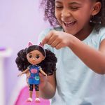 Imagen de Muñeca Gabby De 20 Cm Con Gorra - Gabby's Dollhouse