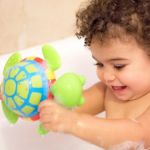 Imagen de Tortuga Juguete Para El Baño Colador Bebés Nuby Agua Verde Tortuga