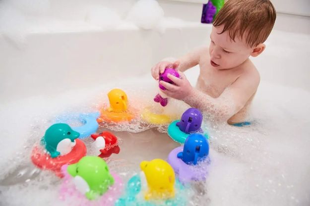 Imagen de Juguete Para Baño Delfines Acuáticos Musicales Tomy Niños 