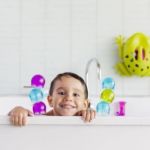 Imagen de Set Regalar Caja Con Toallitas, Juguetes Baño, Peines Nena