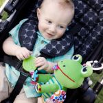Imagen de Juguete Colgante Rana Con Sonidos Lamaze Peluche Para Bebés