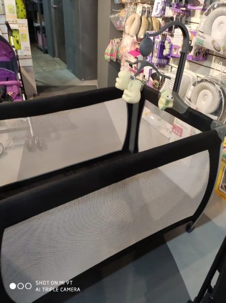 Imagen de Corral Grande Para Bebes Y Niños Colchoneta Y Móvil Musical Gris Liso