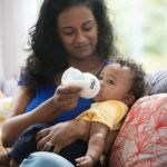 Imagen de Mamadera Anticolico Tetina Ancha 340ml Bebes 6 Meses+ Tommee Blanco Liso