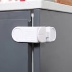 Imagen de Pack X2 Protectores Tranca Para Cajones Seguridad Bebes Niño