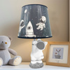 Imagen de Veladora infantil con pantalla astronauta 32x14cm. 2 colores