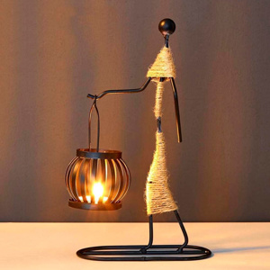Imagen de Candelabro De Mesa En Hierro Estilo Nórdico Figura Femenina
