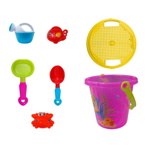 Imagen de Balde con accesorios para playa 7 pc.