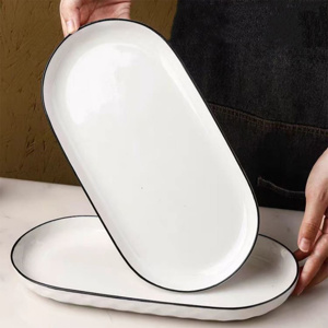Imagen de Fuente ceramica borde negro - 35,5cm.