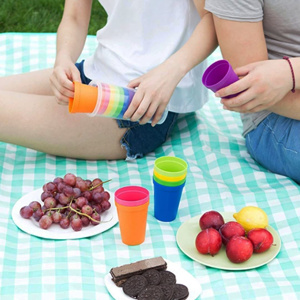 Imagen de Vasos plasticos arcoiris Set x 8 vasos con estuche