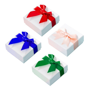 Imagen de Caja de regalo con moña - Fuerte y elegante - Alhajas Medallas Relagos empresariales